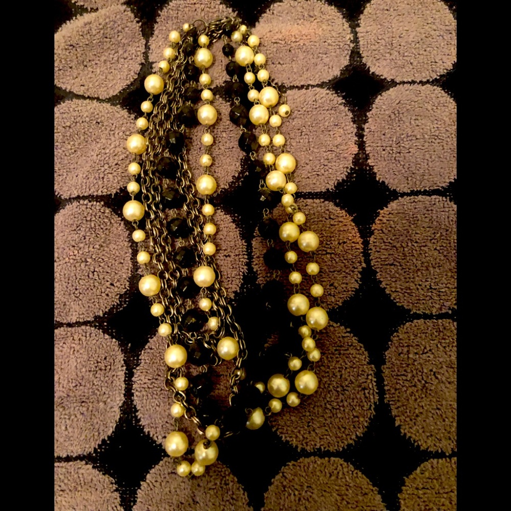 Black and white pearl chain necklace